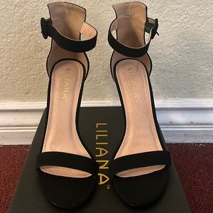 Fashion Nova Heels. Black/Size: 8